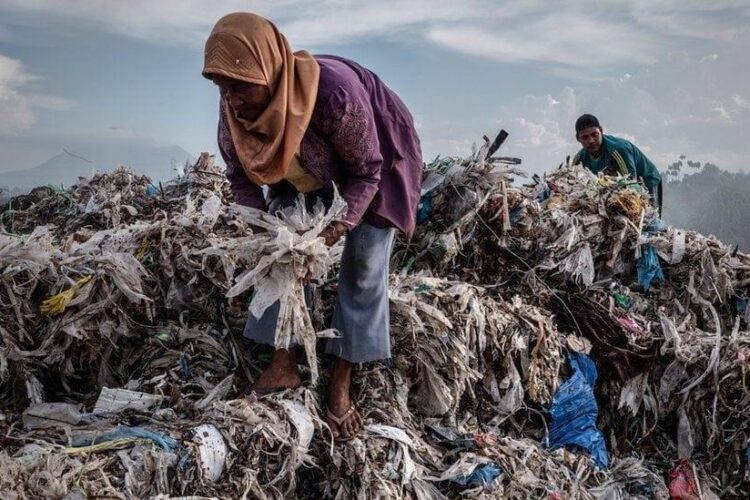 இல்லாதவர்கள் என்று எவருமில்லை – ஜெஸிலா பானு